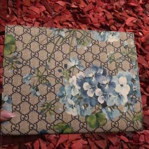 Sold!!! Gucci Blooms Clutch Cosmetic GG Monogram